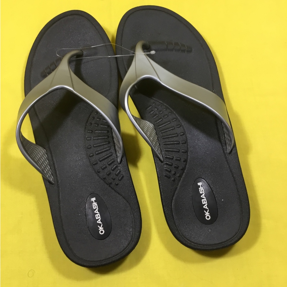 Okabashi Women's Black Sandals with Metallic Gray Straps SZ Large